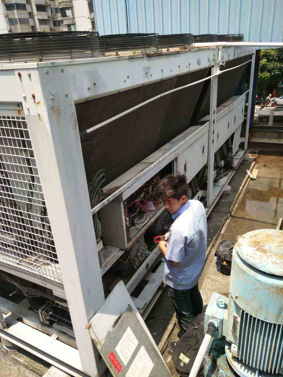 中央空調風冷熱泵機組維修保養
